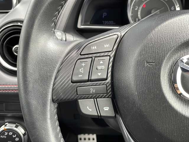 マツダ デミオ XD ツーリング 道東・釧路十勝 2015(平27)年 7.4万km メテオグレーマイカ ・４ＷＤ/・マツダコネクトナビ/(CD/DVD.BT.FM/AM.USB.AUX)/・社外レーダー/・横滑り防止/・ビルトインETC/・クルーズコントロール/・ブラインドスポットモニター/・ヘッドアップディスプレイ/・衝突軽減ブレーキ/・LEDヘッドライト/・フォグライト/・スマートキー
