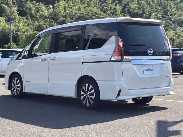 日産 セレナ ハイウェイスター Vセレクション 佐賀県 2017(平29)年 7万km ブリリアントホワイトパール ワンオーナー/純正ナビ　/アラウンドビューモニター/エマージェンシーブレーキ/LDW/パーキングアシスト/クルーズコントロール/両側パワースライドドア/アイドリングストップ/ドライブレコーダー/ステアリングリモコン/プッシュスタート/インテリジェントキー/LEDヘッドライト/フォグライト/純正アルミホイール