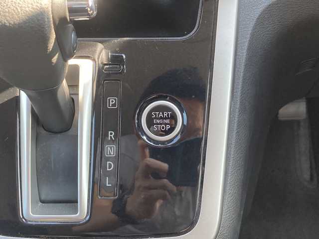 日産 セレナ ハイウェイスター Vセレクション 佐賀県 2017(平29)年 7万km ブリリアントホワイトパール ワンオーナー/純正ナビ　/アラウンドビューモニター/エマージェンシーブレーキ/LDW/パーキングアシスト/クルーズコントロール/両側パワースライドドア/アイドリングストップ/ドライブレコーダー/ステアリングリモコン/プッシュスタート/インテリジェントキー/LEDヘッドライト/フォグライト/純正アルミホイール