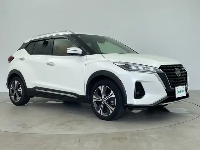 日産 キックス X ツートーンインテリアED 鹿児島県 2021(令3)年 3.9万km ブリリアントホワイトパール 純正9インチSDナビゲーション/フルセグ BT CD DVD/エマージェンシーブレーキ/プロパイロット/アラウンドビューモニター/パーキングアシスト/デジタルインナーミラー/ドライブレコーダー/レザーシート/シートヒーター/ステアリングヒーター/電子パーキング/AUTO HOLD/ETC/AUTOライト/LEDヘッドライト/純正17インチアルミホイール/純正フロアマット
