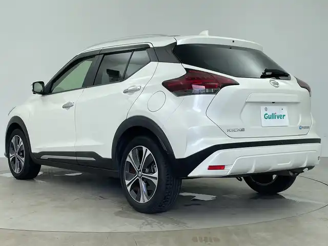 日産 キックス X ツートーンインテリアED 鹿児島県 2021(令3)年 3.9万km ブリリアントホワイトパール 純正9インチSDナビゲーション/フルセグ BT CD DVD/エマージェンシーブレーキ/プロパイロット/アラウンドビューモニター/パーキングアシスト/デジタルインナーミラー/ドライブレコーダー/レザーシート/シートヒーター/ステアリングヒーター/電子パーキング/AUTO HOLD/ETC/AUTOライト/LEDヘッドライト/純正17インチアルミホイール/純正フロアマット