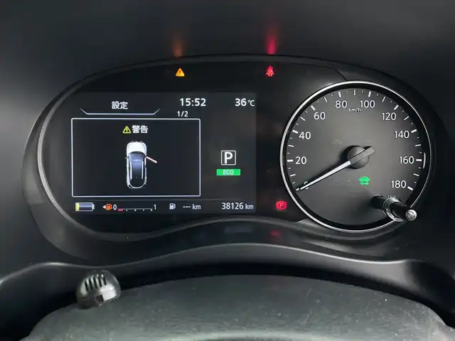 日産 キックス X ツートーンインテリアED 鹿児島県 2021(令3)年 3.9万km ブリリアントホワイトパール 純正9インチSDナビゲーション/フルセグ BT CD DVD/エマージェンシーブレーキ/プロパイロット/アラウンドビューモニター/パーキングアシスト/デジタルインナーミラー/ドライブレコーダー/レザーシート/シートヒーター/ステアリングヒーター/電子パーキング/AUTO HOLD/ETC/AUTOライト/LEDヘッドライト/純正17インチアルミホイール/純正フロアマット
