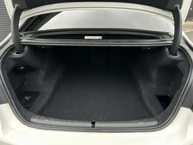 ＢＭＷ ５２３ｄ Mスポーツ 茨城県 2017(平29)年 6.3万km アルピンホワイトⅢ ハイラインP /黒革 /シ-トヒーター /360°C /ナビ /TV /ドライビングアシストプラス /ACC /LDW /LCW /CTW /アダプティブLED /パワートランク /パドルシフト /ETC2.0 /純正19インチAW /メモリー付パワーシート /ドラレコ /禁煙車