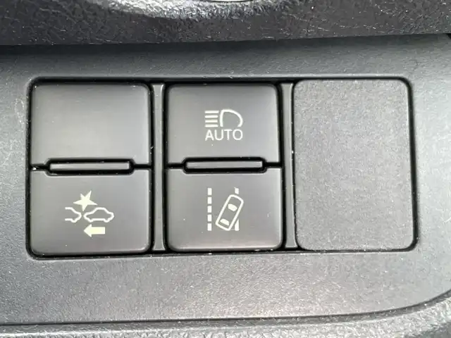 トヨタ シエンタ G 神奈川県 2016(平28)年 7.9万km ホワイトパールクリスタルシャイン 純正ＳＤナビ　/フルセグＴＶ　/両側パワースライドドア　/バックカメラ　/ＥＴＣ２．０　/レーンキープアシスト/モデリスタエアロ　/純正アルミホイール　/プッシュスタート　/スマートキー　/電動格納ミラー　/衝突被害軽減システム