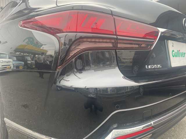 レクサス ＬＳ 500 バージョンL 神奈川県 2022(令4)年 3.2万km グラファイトブラックガラスフレーク １２．３インチ純正メモリーナビ/フルセグＴＶ/Bluetooth/CD/DVD再生機能/AUX/本革シート/パワーシート/Mark Levinson/シートヒーター/エアシート/オットマン/レクサスセーフティシステム/クルコン追従有/レーンキープアシスト/ＢＳＭ/ＨＵＤ/アラウンドビューモニター/禁煙/ドライブレコーダー/３眼ＬＥＤヘッドライト/オートライト/オートマチックハイビーム/デジタルインナーミラー/電動格納ウィンカーミラー/電動サンシェード/電動リアゲート/ナノイー/純正AW20インチ/Wサイドエアバッグ/ワンオーナー