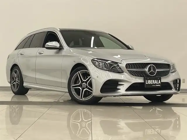 メルセデス・ベンツ Ｃ２２０ｄ ワゴン ローレウスエディション 岡山県 2019(令1)年 3.4万km イリジウムシルバー レザーエクスクルーシブパッケージ/スポーツプラスパッケージ/パノラマガラスサンルーフ/Burmester/純正ナビ/360°カメラ/パフュームアトマイザー/ヘッドアップディスプレイ/アダクティブクルーズコントロール/本革シート/シートヒーター（D/N）/エアシート（D/N）/パワーテールゲート/ETC/フルセグTV/USB/SD/Bluetooth/ハンドルカバー/エレクトロニック・スタビリティ・プログラム/道路標識アシスト/アダクティブブレーキアシスト/アテンションアシスト/レーンチェンジアシスト/BSA/ダイナミックセレクト/アンビエントライト/インテリジェントLED/ロケイターライティング