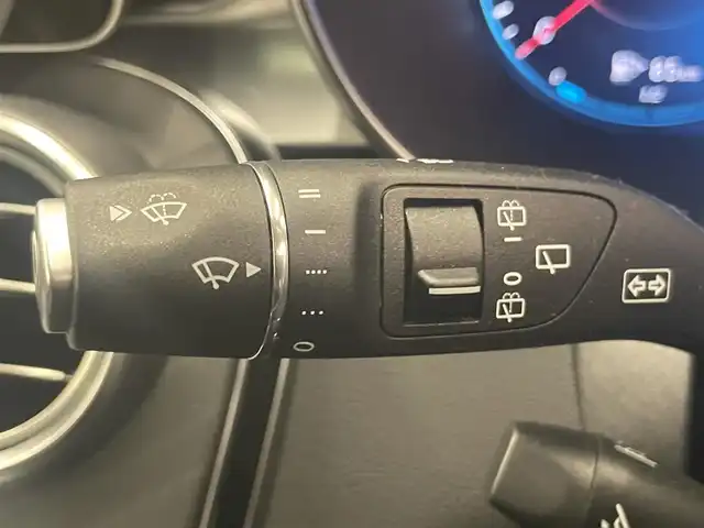 メルセデス・ベンツ Ｃ２２０ｄ ワゴン ローレウスエディション 岡山県 2019(令1)年 3.4万km イリジウムシルバー レザーエクスクルーシブパッケージ/スポーツプラスパッケージ/パノラマガラスサンルーフ/Burmester/純正ナビ/360°カメラ/パフュームアトマイザー/ヘッドアップディスプレイ/アダクティブクルーズコントロール/本革シート/シートヒーター（D/N）/エアシート（D/N）/パワーテールゲート/ETC/フルセグTV/USB/SD/Bluetooth/ハンドルカバー/エレクトロニック・スタビリティ・プログラム/道路標識アシスト/アダクティブブレーキアシスト/アテンションアシスト/レーンチェンジアシスト/BSA/ダイナミックセレクト/アンビエントライト/インテリジェントLED/ロケイターライティング