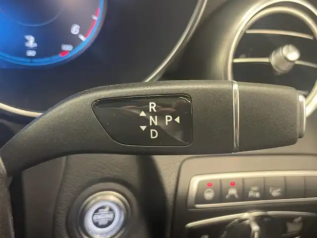 メルセデス・ベンツ Ｃ２２０ｄ ワゴン ローレウスエディション 岡山県 2019(令1)年 3.4万km イリジウムシルバー レザーエクスクルーシブパッケージ/スポーツプラスパッケージ/パノラマガラスサンルーフ/Burmester/純正ナビ/360°カメラ/パフュームアトマイザー/ヘッドアップディスプレイ/アダクティブクルーズコントロール/本革シート/シートヒーター（D/N）/エアシート（D/N）/パワーテールゲート/ETC/フルセグTV/USB/SD/Bluetooth/ハンドルカバー/エレクトロニック・スタビリティ・プログラム/道路標識アシスト/アダクティブブレーキアシスト/アテンションアシスト/レーンチェンジアシスト/BSA/ダイナミックセレクト/アンビエントライト/インテリジェントLED/ロケイターライティング