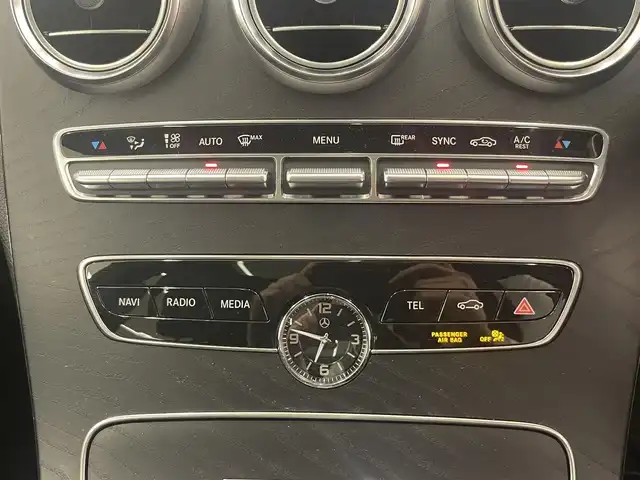 メルセデス・ベンツ Ｃ２２０ｄ ワゴン ローレウスエディション 岡山県 2019(令1)年 3.4万km イリジウムシルバー レザーエクスクルーシブパッケージ/スポーツプラスパッケージ/パノラマガラスサンルーフ/Burmester/純正ナビ/360°カメラ/パフュームアトマイザー/ヘッドアップディスプレイ/アダクティブクルーズコントロール/本革シート/シートヒーター（D/N）/エアシート（D/N）/パワーテールゲート/ETC/フルセグTV/USB/SD/Bluetooth/ハンドルカバー/エレクトロニック・スタビリティ・プログラム/道路標識アシスト/アダクティブブレーキアシスト/アテンションアシスト/レーンチェンジアシスト/BSA/ダイナミックセレクト/アンビエントライト/インテリジェントLED/ロケイターライティング