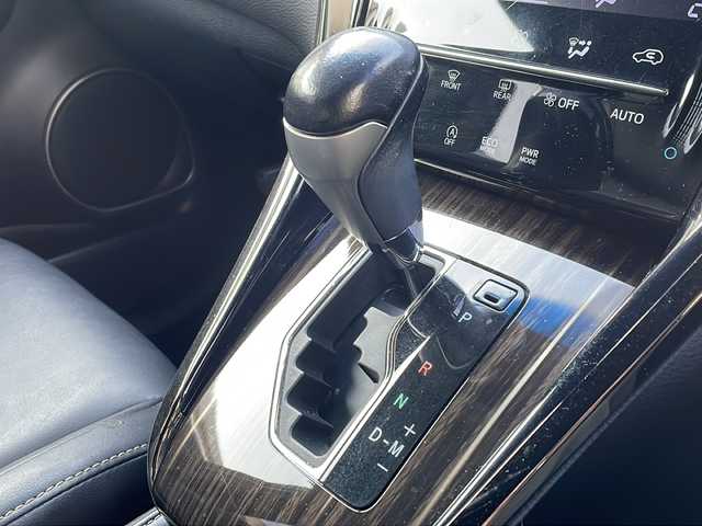 トヨタ ハリアー エレガンス 福岡県 2015(平27)年 15.3万km ブラック ＡＬＰＩＮＥ製ナビ【ＥＸ９－ＨＡ】/　Ｂｌｕｅｔｏｏｔｈ／フルセグＴＶ／ＣＤ／ＤＶＤ／ラジオ　/運転席パワーシート　/ハーフレザーシート　/バックカメラ　/ＭＴモード付ＡＴ車　/カーテンエアバッグ/ロクサーニ製20インチアルミホイール/スマートキー/プッシュスタート/フロアマット/横滑り防止装置/オートライト/保証書/取扱説明書