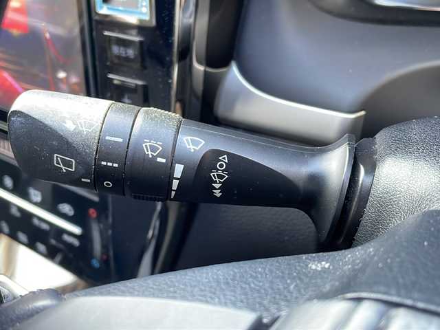 トヨタ ハリアー エレガンス 福岡県 2015(平27)年 15.3万km ブラック ＡＬＰＩＮＥ製ナビ【ＥＸ９－ＨＡ】/　Ｂｌｕｅｔｏｏｔｈ／フルセグＴＶ／ＣＤ／ＤＶＤ／ラジオ　/運転席パワーシート　/ハーフレザーシート　/バックカメラ　/ＭＴモード付ＡＴ車　/カーテンエアバッグ/ロクサーニ製20インチアルミホイール/スマートキー/プッシュスタート/フロアマット/横滑り防止装置/オートライト/保証書/取扱説明書