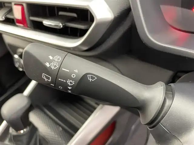 トヨタ ライズ G 富山県 2022(令4)年 3.5万km ファイアークォーツレッドM 純正9型ディスプレイオーディオ/（AM/FM/BT/USB/HDMI/フルセグ）/バックカメラ/ドライブレコーダー/ETC/シートヒーター/衝突被害軽減システム/コーナーセンサー/横滑り防止装置/アイドリングストップ/純正アルミホイール/純正フロアマット/オートLEDライト/オートマチックハイビーム/ステアリングスイッチ/電動格納ミラー/スマートキー/スペアキー