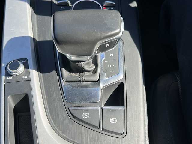 アウディ Ａ４ 2．0TFSI 栃木県 2016(平28)年 4.7万km 白 MMIナビ（Multi Media Interface）/Bluetooth/TV/CD/DVD/AUX/ドライブレコーダー/ETC/アウディプレセンスシティ/アダプティブクルーズコントロール/トラフィックジャムアシスト/アウディアクティブレーンアシスト/アウディサイドアシスト/リアビューカメラ/パーキングアシスト/電動パーキング/オートオールド/パドルシフト/電動パワーバックドア/ルーフレール/ウィンカーミラー/LEDヘッドライト/プッシュスタート/スマートキー(スペアキー有)