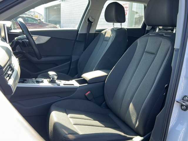 アウディ Ａ４ 2．0TFSI 栃木県 2016(平28)年 4.7万km 白 MMIナビ（Multi Media Interface）/Bluetooth/TV/CD/DVD/AUX/ドライブレコーダー/ETC/アウディプレセンスシティ/アダプティブクルーズコントロール/トラフィックジャムアシスト/アウディアクティブレーンアシスト/アウディサイドアシスト/リアビューカメラ/パーキングアシスト/電動パーキング/オートオールド/パドルシフト/電動パワーバックドア/ルーフレール/ウィンカーミラー/LEDヘッドライト/プッシュスタート/スマートキー(スペアキー有)