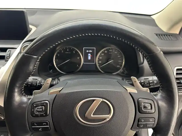 レクサス ＮＸ 300 バージョンL 兵庫県 2018(平30)年 7万km ソニッククォーツ 純正メモリナビ(CD/DVD/SD/Bluetooth/フルセグ)/バックカメラ/社外20インチアルミホイール/ダウンサス/コーナーセンサー/レザーシート/パワーシート/シートヒーター/エアシート/ステアリングヒーター/パワーバックドア/パドルシフト/前後ドライブレコーダー/純正フロアマット/オートライト/LEDヘッドライト/LEDフォグライト/ビルトインETC/ブラインドスポットモニター/追従型クルーズコントロール/アイドリングストップ/スペアキー/カードキー