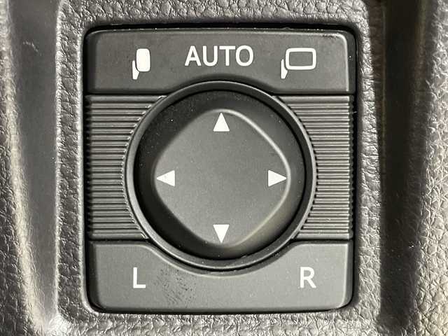 トヨタ クラウン ハイブリッド RS アドバンス 福岡県 2019(令1)年 4万km プレシャスブラックパール 禁煙車/サンルーフ/純正ナビゲーション/フルセグテレビ/全方位モニター/ドライブレコーダー前後/LEDヘッドライト/ハンドルヒーター/ブラインドスポットモニター/パワーシート/パーキングアシスト/ステアリングスイッチ/シートヒーター/シートクーラー/スマートキー/プッシュスタートエンジン