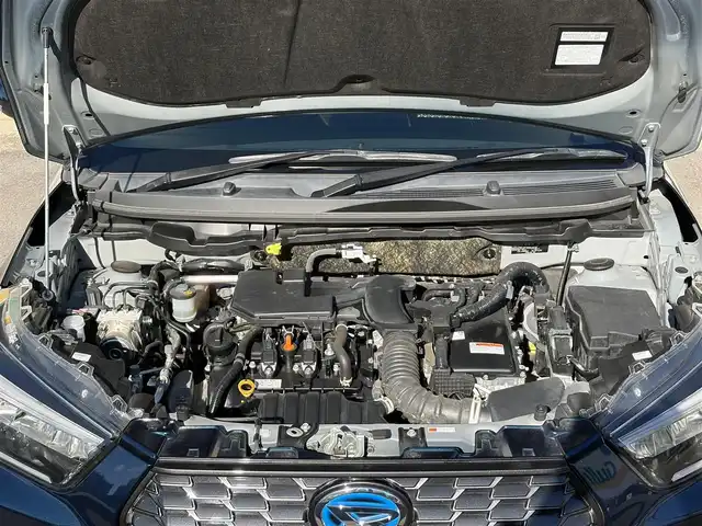 ダイハツ ロッキー プレミアム G HEV 三重県 2021(令3)年 2.6万km レーザーブルークリスタルシャイン 走行距離25540ｋｍ/スマートアシスト/　・衝突警報機能（対車両・対歩行者）/　・衝突回避支援ブレーキ機能（対車両・対歩行者）/　・ブレーキ制御付誤発進抑制機能（前方・後方）/　・車線逸脱警報機能/　・車線逸脱抑制制御機能/　・路側逸脱警報機能/　・全車速追従機能付ＡＣＣ/純正９型ナビ/　・Bluetooth/　・フルセグＴＶ/　・ＤＶＤ再生/　・ＣＤ録音/　・ＵＳＢ/全方位モニター/スマートキーｘ２/プッシュスタート/ドライブレコーダー（ナビ連動）/クリアランスソナー/ハーフレザーシート/前席シートヒーター/革巻きステアリング/ステアリングスイッチ/ＬＥＤヘッドライト/ＬＥＤフォグライト/リアフォグライト/オートライト/オートリトラクタブルミラー/ウィンカーミラー/ビルトインETC/フロアマット/プライバシーガラス/ドアバイザー/横滑り防止機能/サイド/カーテンエアバック