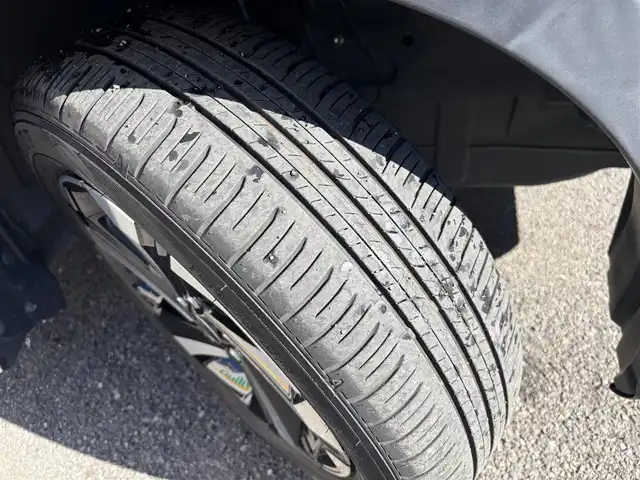 ダイハツ ロッキー プレミアム G HEV 三重県 2021(令3)年 2.6万km レーザーブルークリスタルシャイン 走行距離25540ｋｍ/スマートアシスト/　・衝突警報機能（対車両・対歩行者）/　・衝突回避支援ブレーキ機能（対車両・対歩行者）/　・ブレーキ制御付誤発進抑制機能（前方・後方）/　・車線逸脱警報機能/　・車線逸脱抑制制御機能/　・路側逸脱警報機能/　・全車速追従機能付ＡＣＣ/純正９型ナビ/　・Bluetooth/　・フルセグＴＶ/　・ＤＶＤ再生/　・ＣＤ録音/　・ＵＳＢ/全方位モニター/スマートキーｘ２/プッシュスタート/ドライブレコーダー（ナビ連動）/クリアランスソナー/ハーフレザーシート/前席シートヒーター/革巻きステアリング/ステアリングスイッチ/ＬＥＤヘッドライト/ＬＥＤフォグライト/リアフォグライト/オートライト/オートリトラクタブルミラー/ウィンカーミラー/ビルトインETC/フロアマット/プライバシーガラス/ドアバイザー/横滑り防止機能/サイド/カーテンエアバック