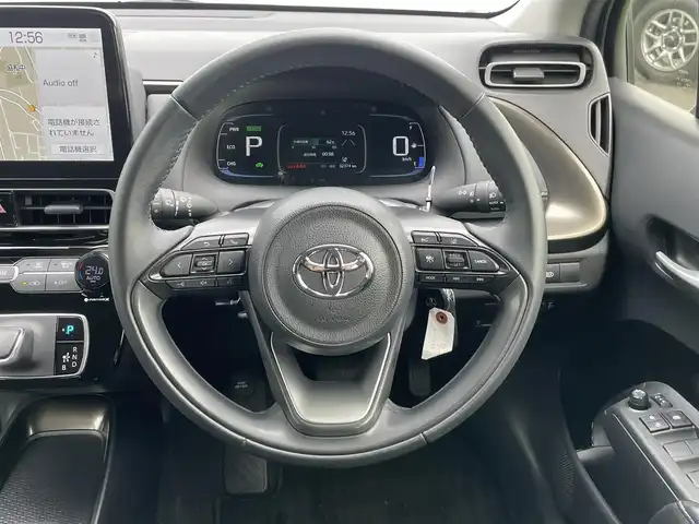 トヨタ アクア Z 香川県 2021(令3)年 3.3万km プラチナホワイトパールマイカ 登録時走行距離：32374km/メーカー純正10.5型ナビ/バックカメラ/ビルトインETC/プリクラッシュセーフティシステム/レーダークルーズコントロール　/前後コーナーセンサー/ＬＥＤオートライト/オートハイビーム　/フォグランプ　/ＡＣ１００Ｖ充電　/電格ウィンカーミラー　/純正16インチアルミホイール/プッシュスタート/スマートキー/ステアリングリモコン　/革巻きステアリング　
