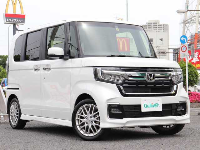 ホンダ Ｎ ＢＯＸ カスタム L ターボ 神奈川県 2023(令5)年 1万km プラチナホワイトパール ホンダセンシング（安全運転支援システム）/両側パワースライドドア/LEDヘッドランプ/：オートヘッドライト/：LEDフロントフォグランプ/純正15インチアルミホイール/ハーフシェイドフロントウィンドウ/：ロールサンシェード/パドルシフト/シートヒーター（前席）/ーーーーーーーーーーーーーーーーーーーーーーー/保証書/取扱説明書/ナビ取説/スペアスマートキー×1本