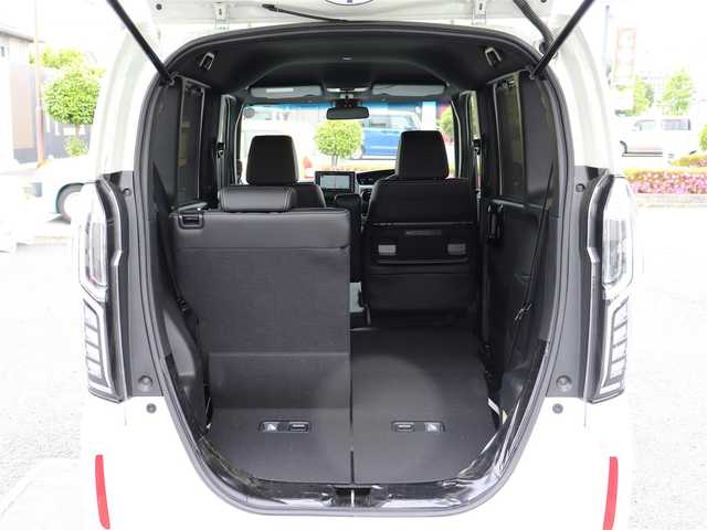 ホンダ Ｎ ＢＯＸ カスタム L ターボ 神奈川県 2023(令5)年 1万km プラチナホワイトパール ホンダセンシング（安全運転支援システム）/両側パワースライドドア/LEDヘッドランプ/：オートヘッドライト/：LEDフロントフォグランプ/純正15インチアルミホイール/ハーフシェイドフロントウィンドウ/：ロールサンシェード/パドルシフト/シートヒーター（前席）/ーーーーーーーーーーーーーーーーーーーーーーー/保証書/取扱説明書/ナビ取説/スペアスマートキー×1本