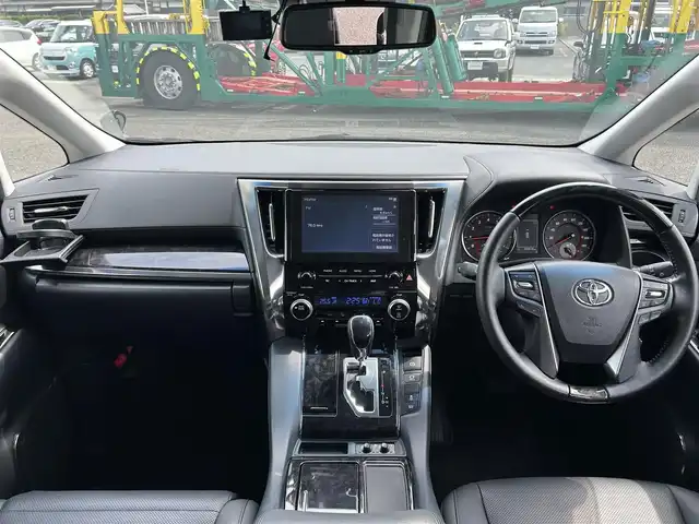 トヨタ アルファード S Cパッケージ 熊本県 2020(令2)年 4.7万km ブラック ディスプレイオーディオ/・AM/FM/USB/BT/フルセグTV/・バックカメラ/１２．１型フリップダウンモニター/トヨタセーフティセンス/・プリクラッシュセーフティ/・レーントレーシングアシスト/・クリアランスソナー/・パーキングサポートブレーキ/・ロードサインアシスト/・オートマチックハイビーム/ＴＲＤフルエアロ/レーダークルーズコントロール/パワーバックドア/両側電動スライドドア/ウッドコンビステアリング/・ステアリングヒーター/・ステアリングリモコン/前後ドライブレコーダー/ビルトインＥＴＣ2.0/黒革シート/・Dメモリシート/・D/Nパワーシート/・D/Nシートヒーター/・D/Nシートクーラー/電動パーキング/オートホールド/スマートキー/スペアキー/プッシュスタート/社外フロアマット/純正ドアバイザー/純正アルミホイール