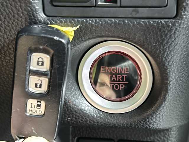 ホンダ Ｎ ＢＯＸ カスタム G EX ホンダセンシング 沖縄県 2020(令2)年 5.6万km プラチナホワイトパール 県外仕入/禁煙車/純正SDナビ/DVD/CD/SD/BT/フルセグ/ラジオ/バックカメラ/片側パワースライドドア/ビルトインETC/ホンダセンシング/衝突軽減ブレーキ/レーンキープアシスト/アダプティブクルーズコントロール/コーナーセンサー/前席シートヒーター/LEDヘッドライト/オートライト/純正15インチAW/純正フロアマット/純正サンシェード/プッシュスタート/スマートキー