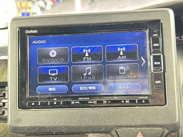 ホンダ Ｎ ＢＯＸ カスタム G EX ホンダセンシング 沖縄県 2020(令2)年 5.6万km プラチナホワイトパール 県外仕入/禁煙車/純正SDナビ/DVD/CD/SD/BT/フルセグ/ラジオ/バックカメラ/片側パワースライドドア/ビルトインETC/ホンダセンシング/衝突軽減ブレーキ/レーンキープアシスト/アダプティブクルーズコントロール/コーナーセンサー/前席シートヒーター/LEDヘッドライト/オートライト/純正15インチAW/純正フロアマット/純正サンシェード/プッシュスタート/スマートキー
