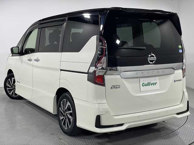 日産 セレナ e－パワー ハイウェイスター V 広島県 2021(令3)年 2.7万km ブリリアントホワイトパール 2トーン 純正１０型ナビ/純正後席フリップダウンモニター/アラウンドビューモニター/インテリジェントルームミラー/ブラインドスポットモニター/プロパイロット/ドラレコ/ＥＴＣ/オートマチックハイビーム/LEDヘッドライト/フォグランプ/レーンキープ/衝突軽減/踏み間違い防止/純正16インチアルミホイール(195/60/R16)/エアバッグ(運転席/助手席/サイド/カーテン)
