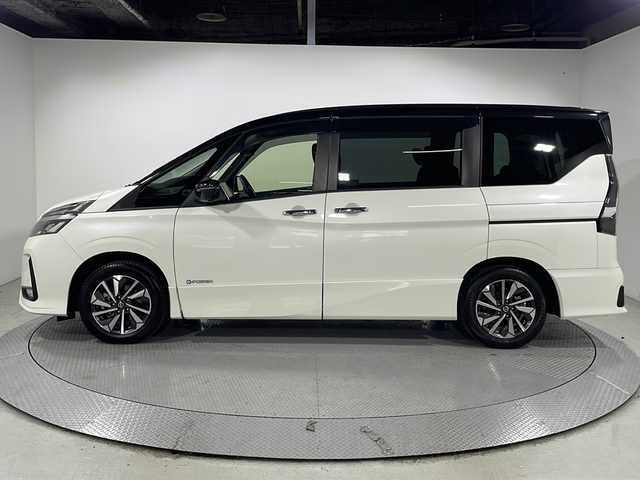 日産 セレナ e－パワー ハイウェイスター V 広島県 2021(令3)年 2.7万km ブリリアントホワイトパール 2トーン 純正１０型ナビ/純正後席フリップダウンモニター/アラウンドビューモニター/インテリジェントルームミラー/ブラインドスポットモニター/プロパイロット/ドラレコ/ＥＴＣ/オートマチックハイビーム/LEDヘッドライト/フォグランプ/レーンキープ/衝突軽減/踏み間違い防止/純正16インチアルミホイール(195/60/R16)/エアバッグ(運転席/助手席/サイド/カーテン)