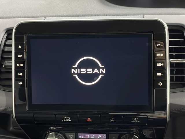 日産 セレナ e－パワー ハイウェイスター V 広島県 2021(令3)年 2.7万km ブリリアントホワイトパール 2トーン 純正１０型ナビ/純正後席フリップダウンモニター/アラウンドビューモニター/インテリジェントルームミラー/ブラインドスポットモニター/プロパイロット/ドラレコ/ＥＴＣ/オートマチックハイビーム/LEDヘッドライト/フォグランプ/レーンキープ/衝突軽減/踏み間違い防止/純正16インチアルミホイール(195/60/R16)/エアバッグ(運転席/助手席/サイド/カーテン)