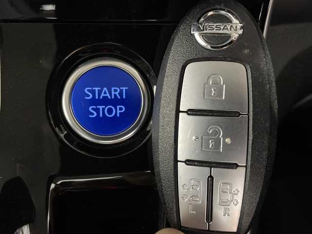 日産 セレナ e－パワー ハイウェイスター V 広島県 2021(令3)年 2.7万km ブリリアントホワイトパール 2トーン 純正１０型ナビ/純正後席フリップダウンモニター/アラウンドビューモニター/インテリジェントルームミラー/ブラインドスポットモニター/プロパイロット/ドラレコ/ＥＴＣ/オートマチックハイビーム/LEDヘッドライト/フォグランプ/レーンキープ/衝突軽減/踏み間違い防止/純正16インチアルミホイール(195/60/R16)/エアバッグ(運転席/助手席/サイド/カーテン)
