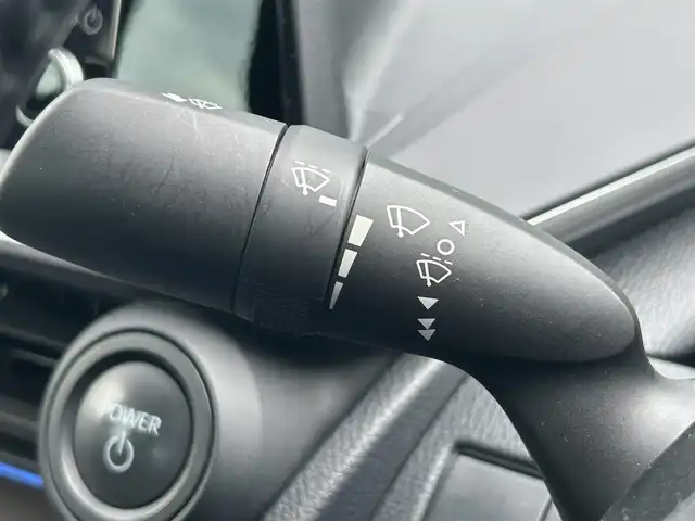 トヨタ プリウス U 香川県 2023(令5)年 2.4万km アティチュードブラックマイカ 純正オーディオ/→AM/FM/Bluetooth/フルセグTV/モデリスタエアロ/バックカメラ/レーダークルーズコントロール/レーンキープアシスト/ビルトイン2.0ETC/オートハイビーム/LEDヘッドライト/シートヒーター/純正フロアマット/ステアリングスイッチ/革巻きステアリング/プッシュスタート/スマートキー/コーナーセンサー/前後ドライブレコーダー