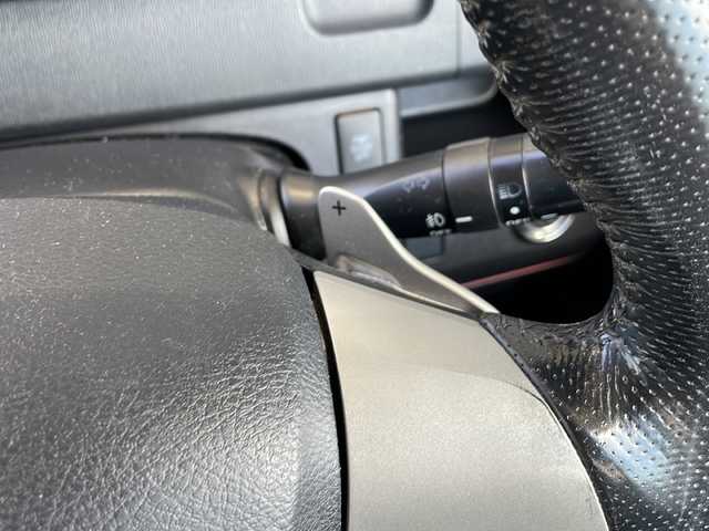 トヨタ ヴォクシー ZS 煌 静岡県 2011(平23)年 13.4万km ホワイトパールクリスタルシャイン ナビ機能/FM/AM/USB/ipod/SD/Bluetooth/ワンセグ/CD/DVD/主要装備/・ドライブレコーダー　/・パドルシフト　/・スマートキー　/・ＥＴＣ　/・ステアリングリモコン　/・両側パワースライドドア　/・オートライト　/・スペアキ/・プッシュスタート　/・４ＷＤ　/・センターデフロック　/・社外アルミホイール　/・社外フロアマット/・盗難防止システム