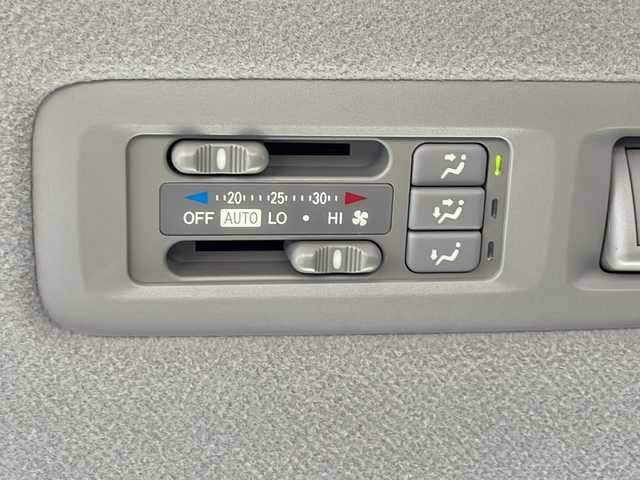 トヨタ ヴォクシー ZS 煌 静岡県 2011(平23)年 13.4万km ホワイトパールクリスタルシャイン ナビ機能/FM/AM/USB/ipod/SD/Bluetooth/ワンセグ/CD/DVD/主要装備/・ドライブレコーダー　/・パドルシフト　/・スマートキー　/・ＥＴＣ　/・ステアリングリモコン　/・両側パワースライドドア　/・オートライト　/・スペアキ/・プッシュスタート　/・４ＷＤ　/・センターデフロック　/・社外アルミホイール　/・社外フロアマット/・盗難防止システム