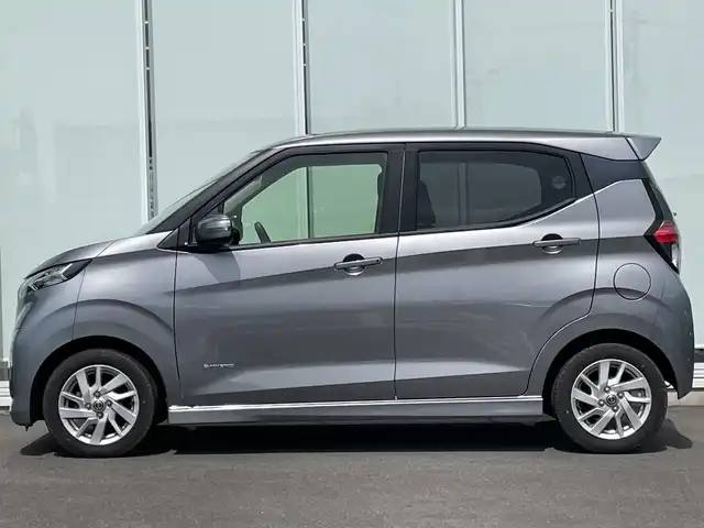 日産 デイズ ハイウェイスターX 神奈川県 2019(令1)年 5.6万km チタニウムグレーメタリック 純正SDナビ（MJ118D-W）/Bluetooth/CD/フルセグ/USB/バックカメラ/純正ドライブレコーダー（DJ4－S）/前後コーナーセンサー/プッシュスタート/スマートキー/純正フロアマット/純正アルミホイール/ETC/オートマチックハイビーム/オートライト/電動格納ミラー/防眩ミラー/ドアバイザー/カーテンエアバック/横滑り防止装置/盗難防止装置/衝突被害軽減システム