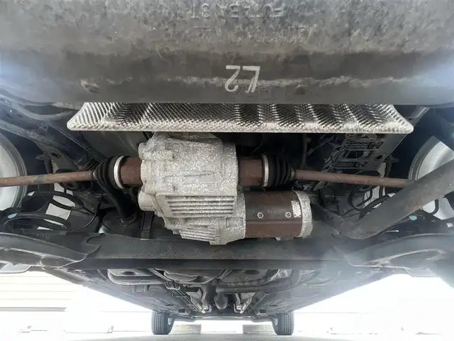 日産 ノート X FOUR 秋田県 2013(平25)年 2.8万km ダークメタルグレー ４WD/純正オーディオ（AM/FM/CD）/社外14インチアルミ（夏タイヤ装着）/スマートキー/プッシュスタート/純正フロアマット/純正ドアバイザー/パワーステアリング/パワーウィンドウ/ヘッドライトレベライザー/盗難防止装置/寒冷地仕様/電動格納ミラー/キーレスエントリー/保証書/取扱説明書/記録簿/スペアキー1本有