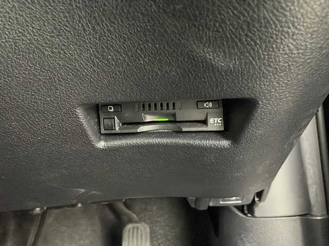 トヨタ シエンタ ハイブリッド G クエロ 埼玉県 2019(令1)年 4.9万km ブラックマイカ 純正９インチナビ　NS2T-Y68T/全方位カメラ/両側パワースライドドア/ビルトインＥＴＣ/クルーズコントロール/クリアランスソナー/横滑り防止装置/盗難防止装置/衝突軽減ブレーキ/セーフティセンス/オートハイビーム/革巻きハンドル/ハーフレザーシート/衝突軽減ブレーキ/ステアリングリモコン/プッシュスタート/純正フロアマット/純正アルミホイール/LEDヘッドライト/フロントフォグランプ