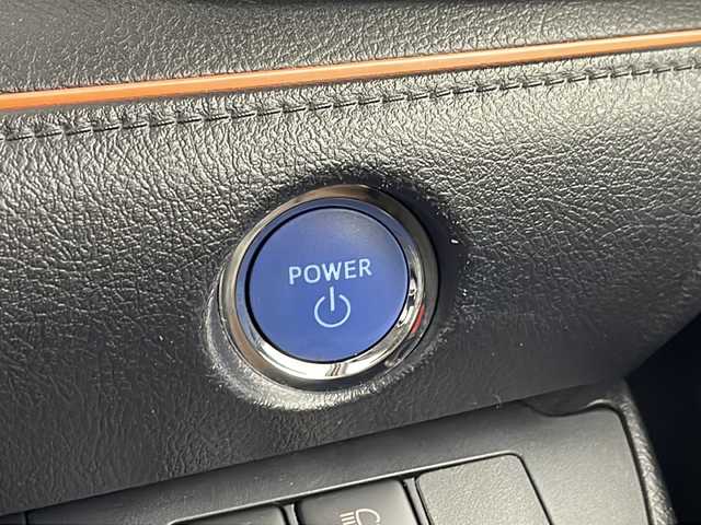 トヨタ シエンタ ハイブリッド G クエロ 埼玉県 2019(令1)年 4.9万km ブラックマイカ 純正９インチナビ　NS2T-Y68T/全方位カメラ/両側パワースライドドア/ビルトインＥＴＣ/クルーズコントロール/クリアランスソナー/横滑り防止装置/盗難防止装置/衝突軽減ブレーキ/セーフティセンス/オートハイビーム/革巻きハンドル/ハーフレザーシート/衝突軽減ブレーキ/ステアリングリモコン/プッシュスタート/純正フロアマット/純正アルミホイール/LEDヘッドライト/フロントフォグランプ