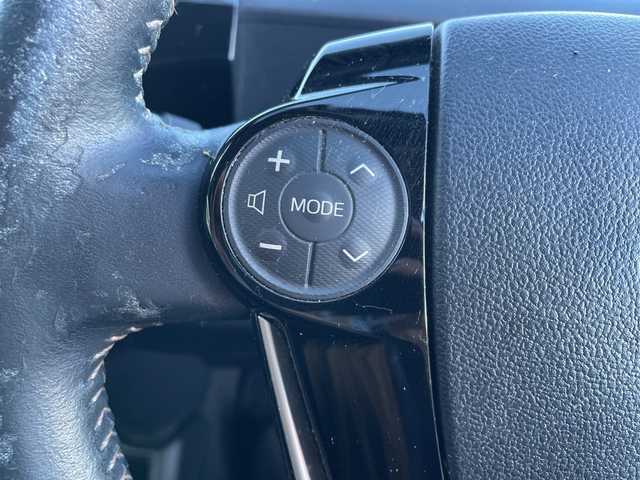 トヨタ アクア G 新潟県 2017(平29)年 14.6万km ライムホワイトパールクリスタルシャイン 純正ナビ　/フルセグＴＶ　/Ｂｌｕｅｔｏｏｔｈ　/ＡＭ　ＦＭ　/バックカメラ　/ＥＴＣ２．０　/衝突軽減ブレーキ　/先行車発進告知　/レーンディパーチャーアラート　/シートヒーター/ｎａｎｏｅ　/ドライブレコーダー　/純正フロアマット/プッシュスタート/スマートキー/ＬＥＤヘッドライト