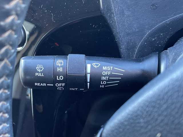 トヨタ アクア G 新潟県 2017(平29)年 14.6万km ライムホワイトパールクリスタルシャイン 純正ナビ　/フルセグＴＶ　/Ｂｌｕｅｔｏｏｔｈ　/ＡＭ　ＦＭ　/バックカメラ　/ＥＴＣ２．０　/衝突軽減ブレーキ　/先行車発進告知　/レーンディパーチャーアラート　/シートヒーター/ｎａｎｏｅ　/ドライブレコーダー　/純正フロアマット/プッシュスタート/スマートキー/ＬＥＤヘッドライト