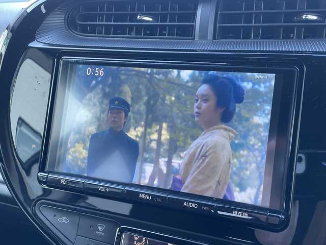 トヨタ アクア G 新潟県 2017(平29)年 14.6万km ライムホワイトパールクリスタルシャイン 純正ナビ　/フルセグＴＶ　/Ｂｌｕｅｔｏｏｔｈ　/ＡＭ　ＦＭ　/バックカメラ　/ＥＴＣ２．０　/衝突軽減ブレーキ　/先行車発進告知　/レーンディパーチャーアラート　/シートヒーター/ｎａｎｏｅ　/ドライブレコーダー　/純正フロアマット/プッシュスタート/スマートキー/ＬＥＤヘッドライト