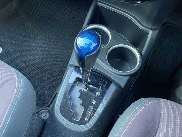 トヨタ アクア G 新潟県 2017(平29)年 14.6万km ライムホワイトパールクリスタルシャイン 純正ナビ　/フルセグＴＶ　/Ｂｌｕｅｔｏｏｔｈ　/ＡＭ　ＦＭ　/バックカメラ　/ＥＴＣ２．０　/衝突軽減ブレーキ　/先行車発進告知　/レーンディパーチャーアラート　/シートヒーター/ｎａｎｏｅ　/ドライブレコーダー　/純正フロアマット/プッシュスタート/スマートキー/ＬＥＤヘッドライト