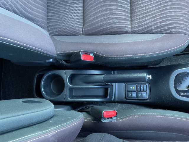 トヨタ アクア G 新潟県 2017(平29)年 14.6万km ライムホワイトパールクリスタルシャイン 純正ナビ　/フルセグＴＶ　/Ｂｌｕｅｔｏｏｔｈ　/ＡＭ　ＦＭ　/バックカメラ　/ＥＴＣ２．０　/衝突軽減ブレーキ　/先行車発進告知　/レーンディパーチャーアラート　/シートヒーター/ｎａｎｏｅ　/ドライブレコーダー　/純正フロアマット/プッシュスタート/スマートキー/ＬＥＤヘッドライト