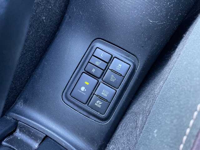 トヨタ アクア G 新潟県 2017(平29)年 14.6万km ライムホワイトパールクリスタルシャイン 純正ナビ　/フルセグＴＶ　/Ｂｌｕｅｔｏｏｔｈ　/ＡＭ　ＦＭ　/バックカメラ　/ＥＴＣ２．０　/衝突軽減ブレーキ　/先行車発進告知　/レーンディパーチャーアラート　/シートヒーター/ｎａｎｏｅ　/ドライブレコーダー　/純正フロアマット/プッシュスタート/スマートキー/ＬＥＤヘッドライト