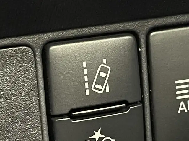 トヨタ アクア 群馬県 2019(令1)年 2.4万km ホワイトパールクリスタルシャイン 衝突軽減　社外７インチナビ　バックカメラ　ＬＥＤライト　オートマチックハイビーム　純正１５インチアルミホイール　クリアランスソナー　ドライブレコーダー　ＥＴＣ　スマートキー　プッシュスタート　禁煙車