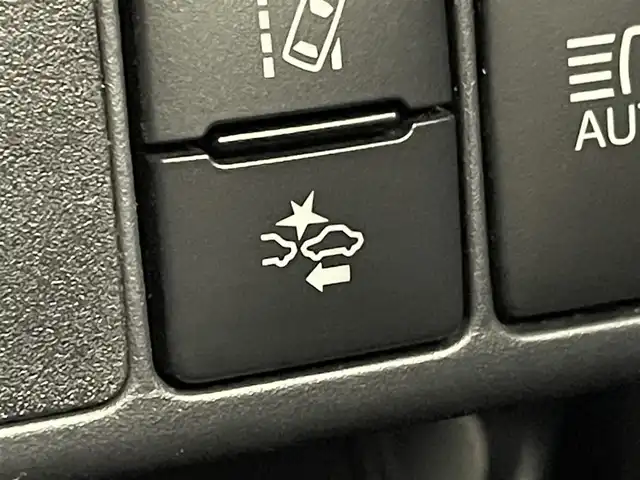 トヨタ アクア 群馬県 2019(令1)年 2.4万km ホワイトパールクリスタルシャイン 衝突軽減　社外７インチナビ　バックカメラ　ＬＥＤライト　オートマチックハイビーム　純正１５インチアルミホイール　クリアランスソナー　ドライブレコーダー　ＥＴＣ　スマートキー　プッシュスタート　禁煙車