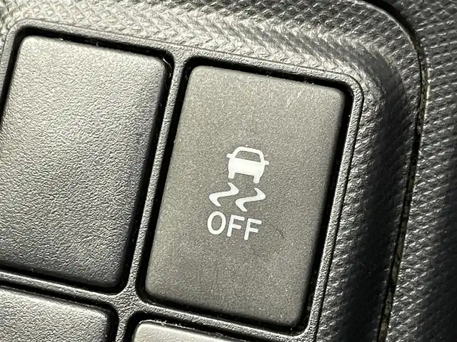 トヨタ アクア 群馬県 2019(令1)年 2.4万km ホワイトパールクリスタルシャイン 衝突軽減　社外７インチナビ　バックカメラ　ＬＥＤライト　オートマチックハイビーム　純正１５インチアルミホイール　クリアランスソナー　ドライブレコーダー　ＥＴＣ　スマートキー　プッシュスタート　禁煙車