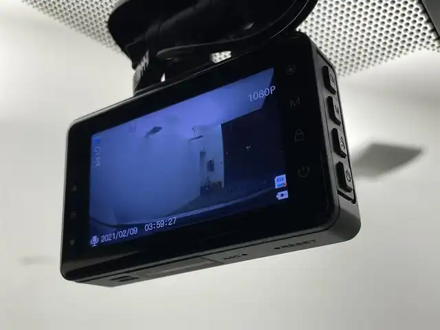 トヨタ アクア 群馬県 2019(令1)年 2.4万km ホワイトパールクリスタルシャイン 衝突軽減　社外７インチナビ　バックカメラ　ＬＥＤライト　オートマチックハイビーム　純正１５インチアルミホイール　クリアランスソナー　ドライブレコーダー　ＥＴＣ　スマートキー　プッシュスタート　禁煙車