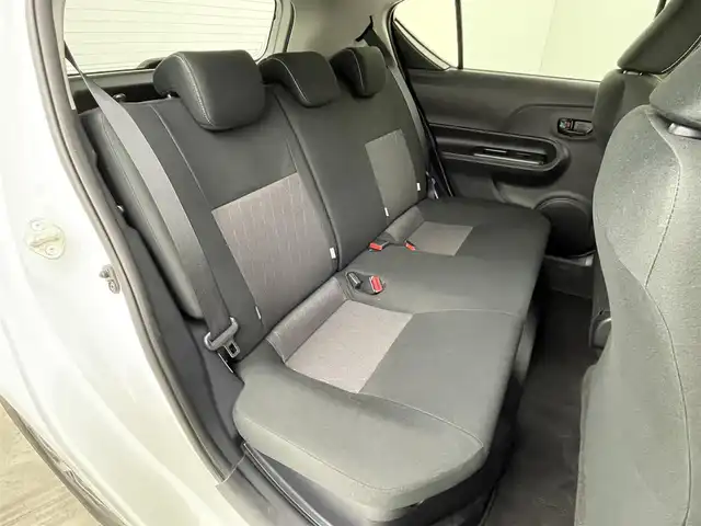 トヨタ アクア 群馬県 2019(令1)年 2.4万km ホワイトパールクリスタルシャイン 衝突軽減　社外７インチナビ　バックカメラ　ＬＥＤライト　オートマチックハイビーム　純正１５インチアルミホイール　クリアランスソナー　ドライブレコーダー　ＥＴＣ　スマートキー　プッシュスタート　禁煙車